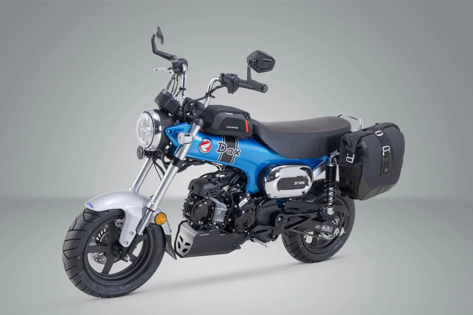Legend Gear side bag system LC Black Edition Honda Dax 125 (22-). - Image 2