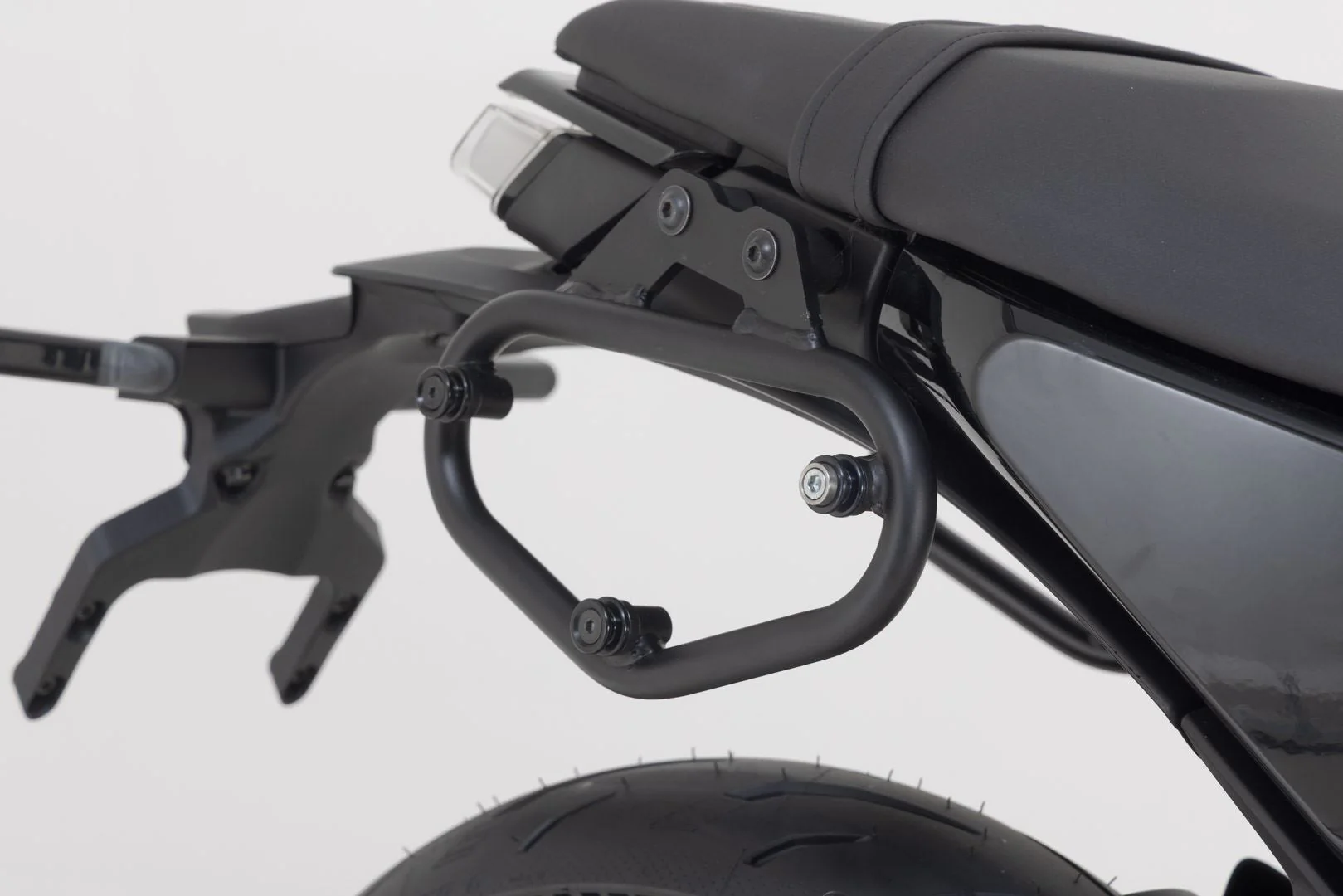 Legend Gear side bag system LC - Black Edition Husqvarna Svartpilen/Vitpilen 401 (23-). - Image 3