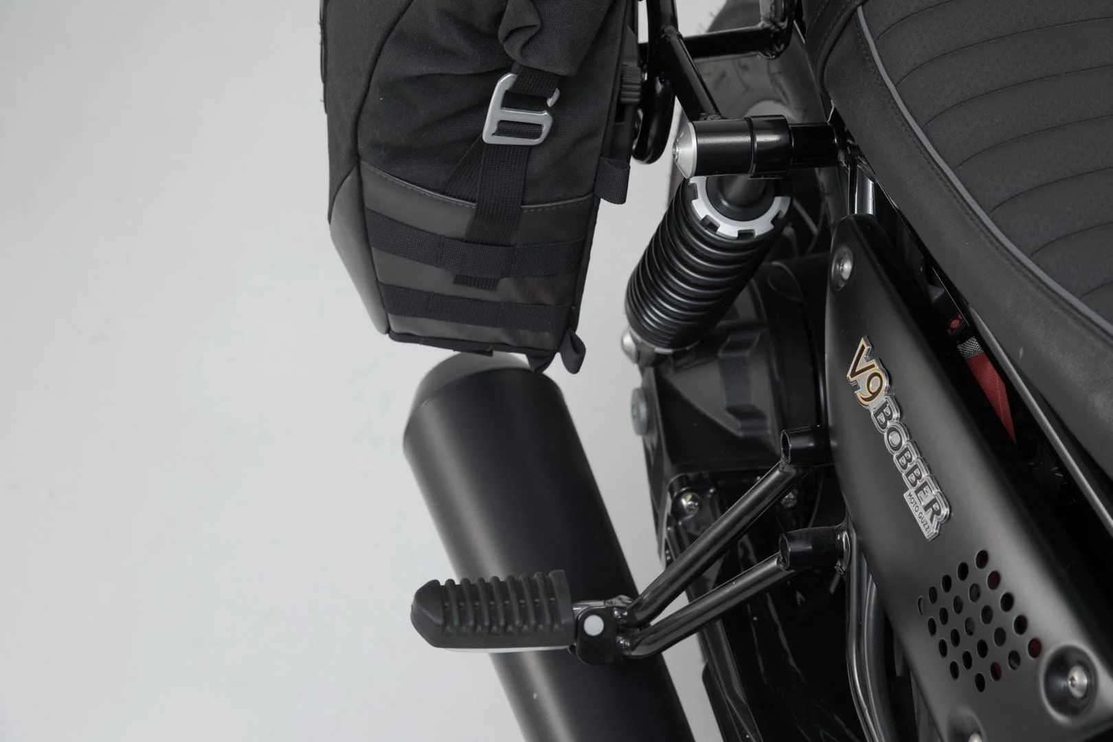 Legend Gear Side Bag System LC Moto Guzzi V9 Roamer/Bobber (15-) Black Edition - Image 3