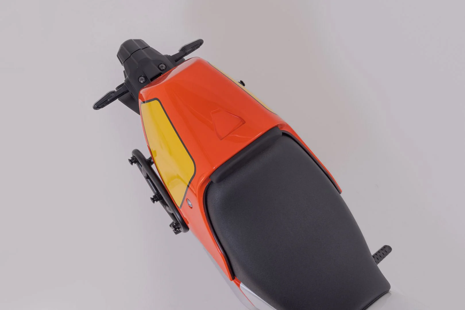 Legend Gear side bag system LC - Black Edition Yamaha XSR900 (21-) / GP (23-). - Image 4