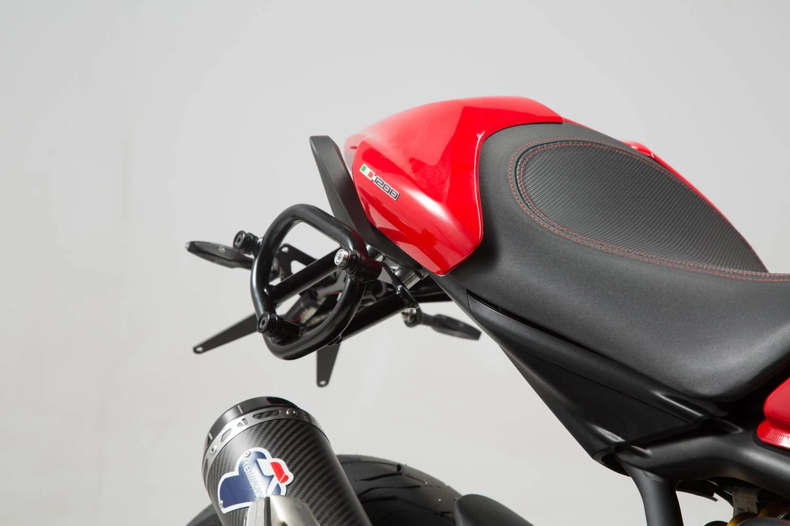 Legend Gear side bag system LC Ducati Monster 1200/S (16-) - Image 2
