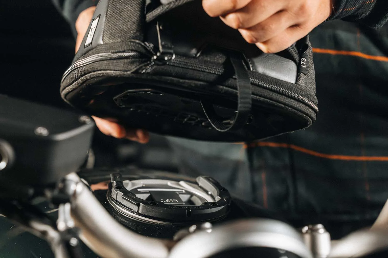 Legend Gear tank bag LT3 For PRO tank ring. Black. 3-5 l. - Image 3