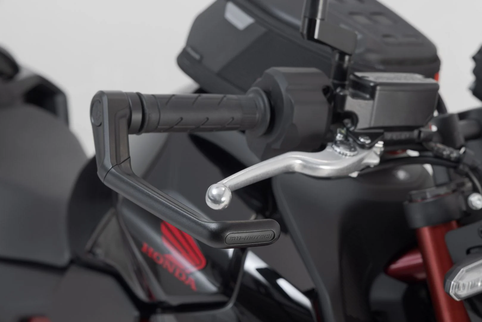 Lever guards Honda CB750 Hornet (22-) Black - Image 4