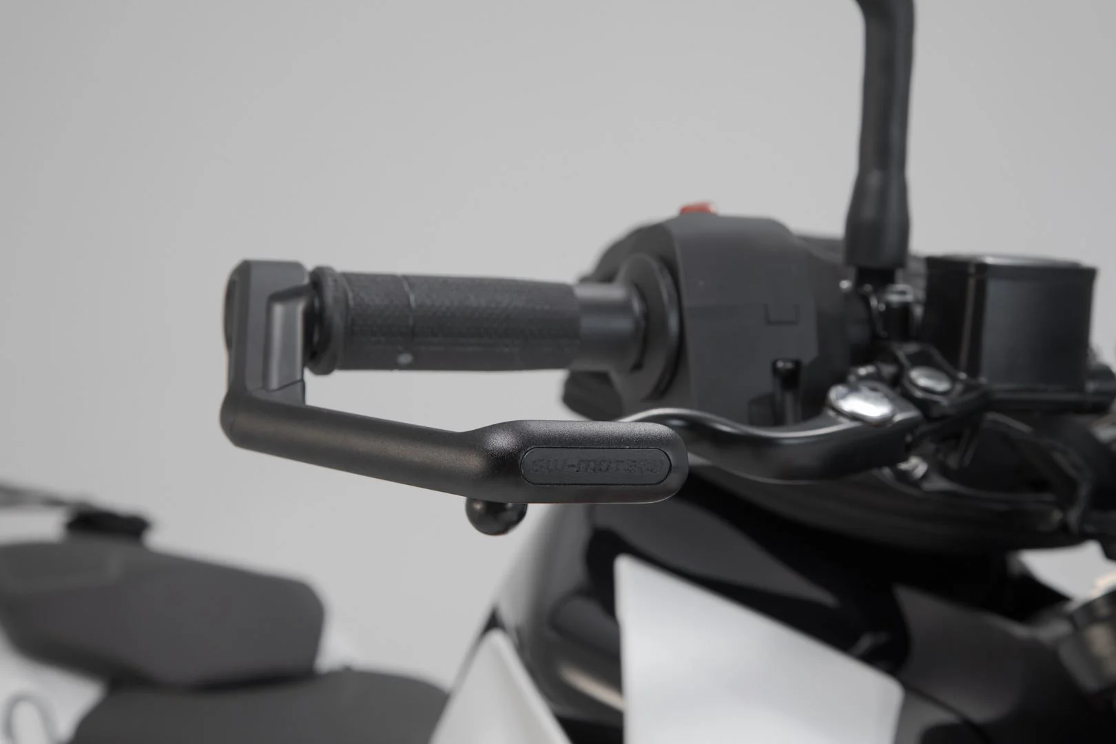 Lever Guards KTM 390 Duke (17-) Black - Image 3