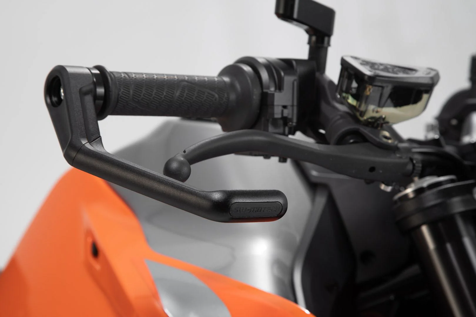 Lever guards KTM 790/890 Duke, 1290 Super Duke R Black - Image 4