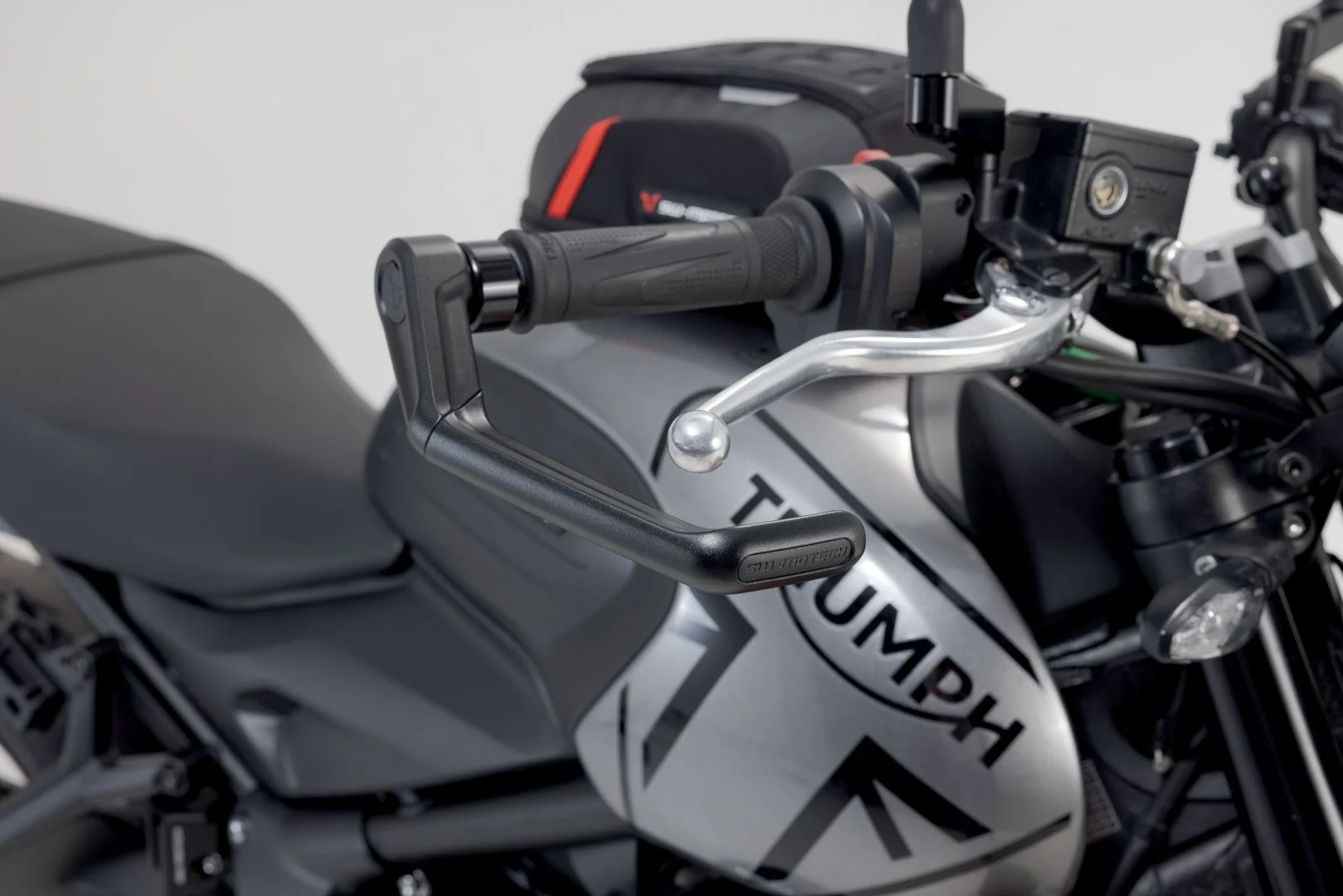 Lever Guards Triumph Trident 660 (21-) Black - Image 4
