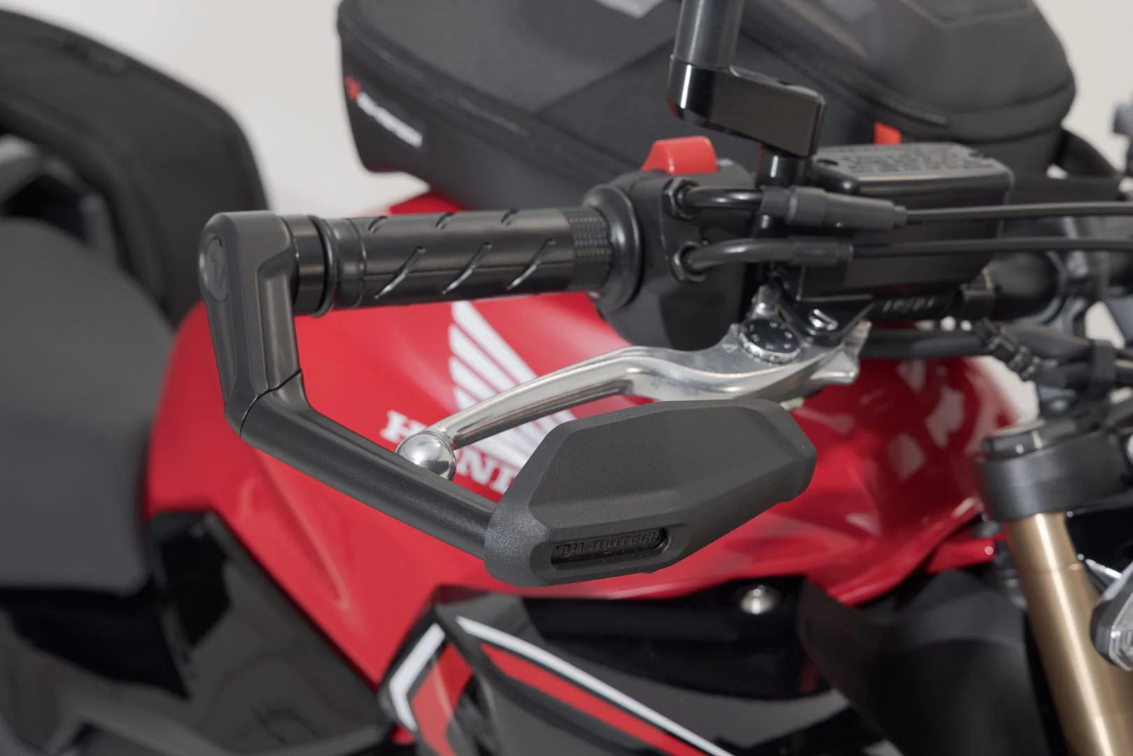Lever Guards Honda CB650R (18-), Kawasaki Z650 (16-) with Wind Protection Black - Image 4
