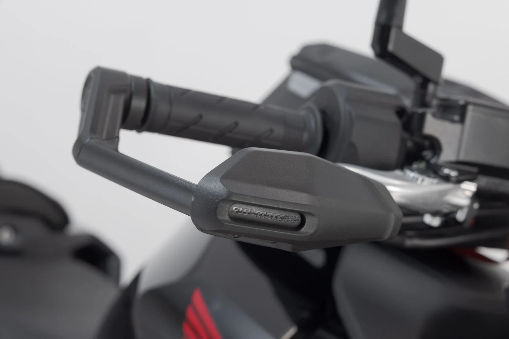 Lever guards with wind protection Honda CB750 Hornet (22-) Black - Image 3
