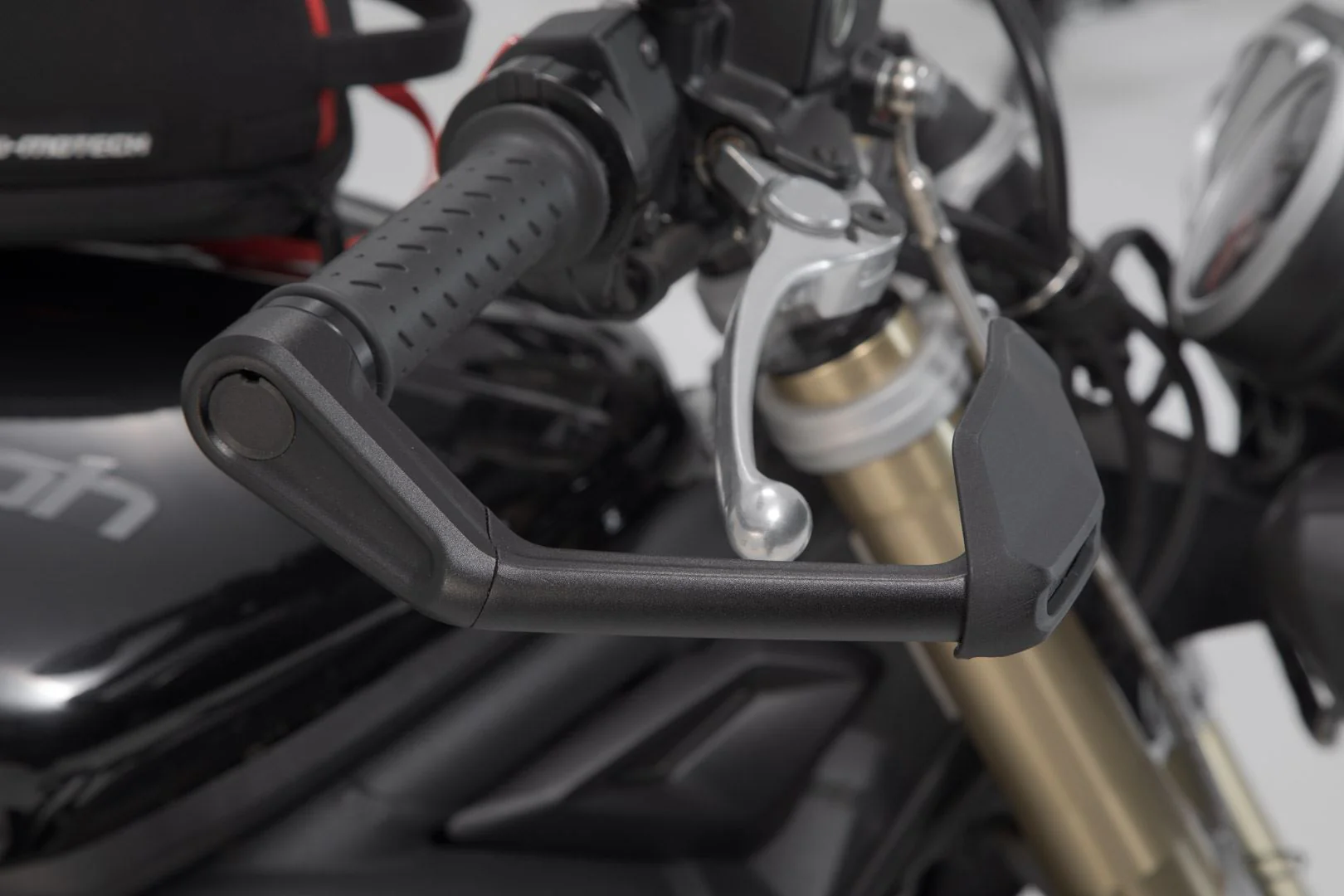 Lever Guards Triumph Street Triple 675 with Wind Protection Black - Image 5