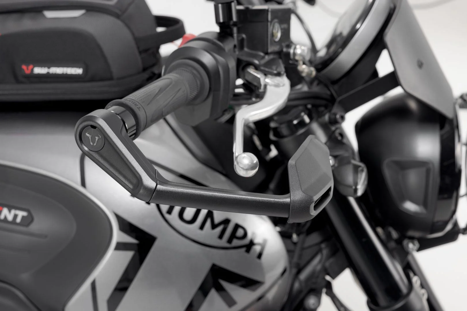 Lever Guards Triumph Trident 660 (21-) with Wind Protection Black - Image 5