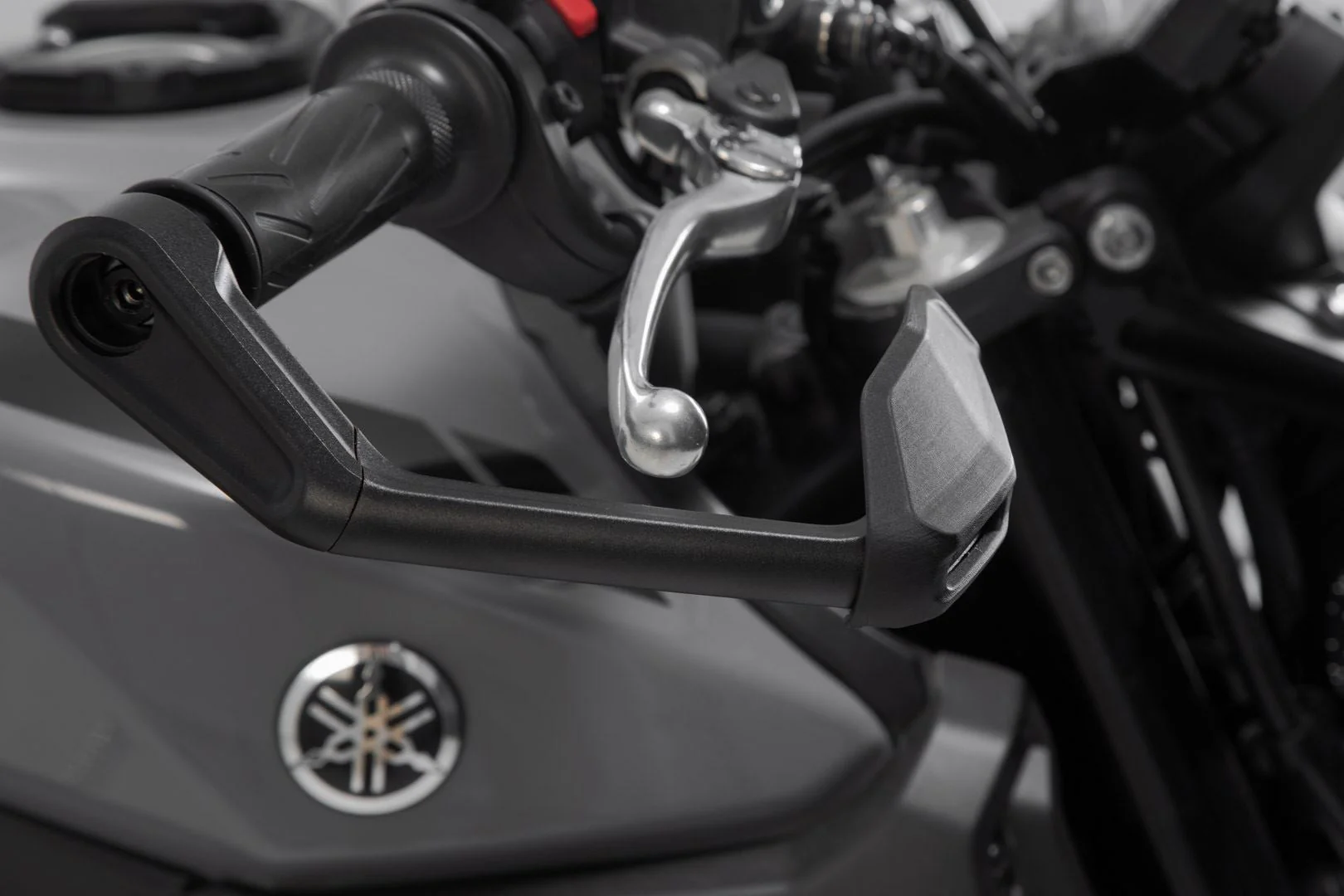 Lever Guards Yamaha MT-07 / MT-09 / MT-10 with Wind Protection Black - Image 5