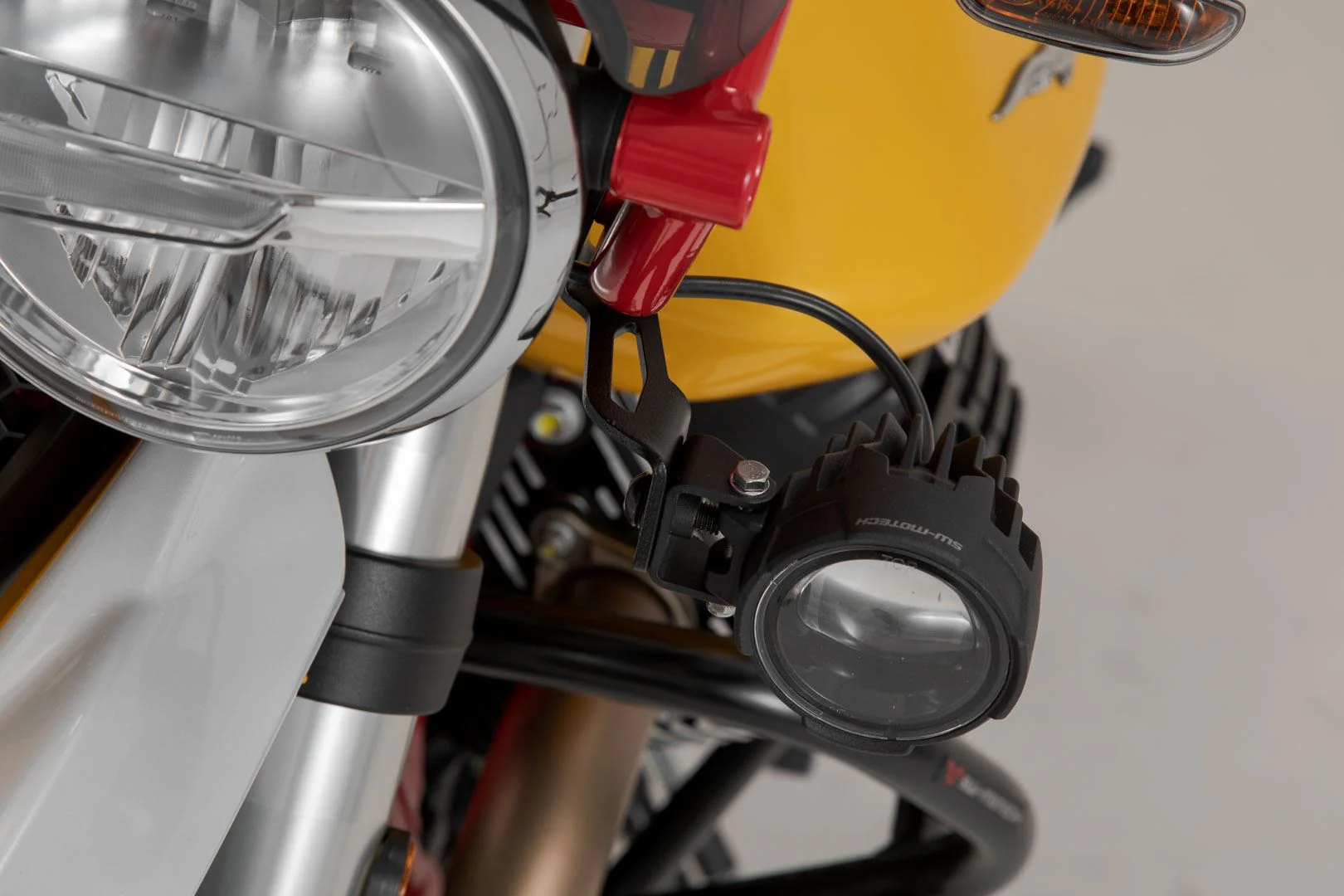 Light Mounts Moto Guzzi V85 TT (19-) Black - Image 5