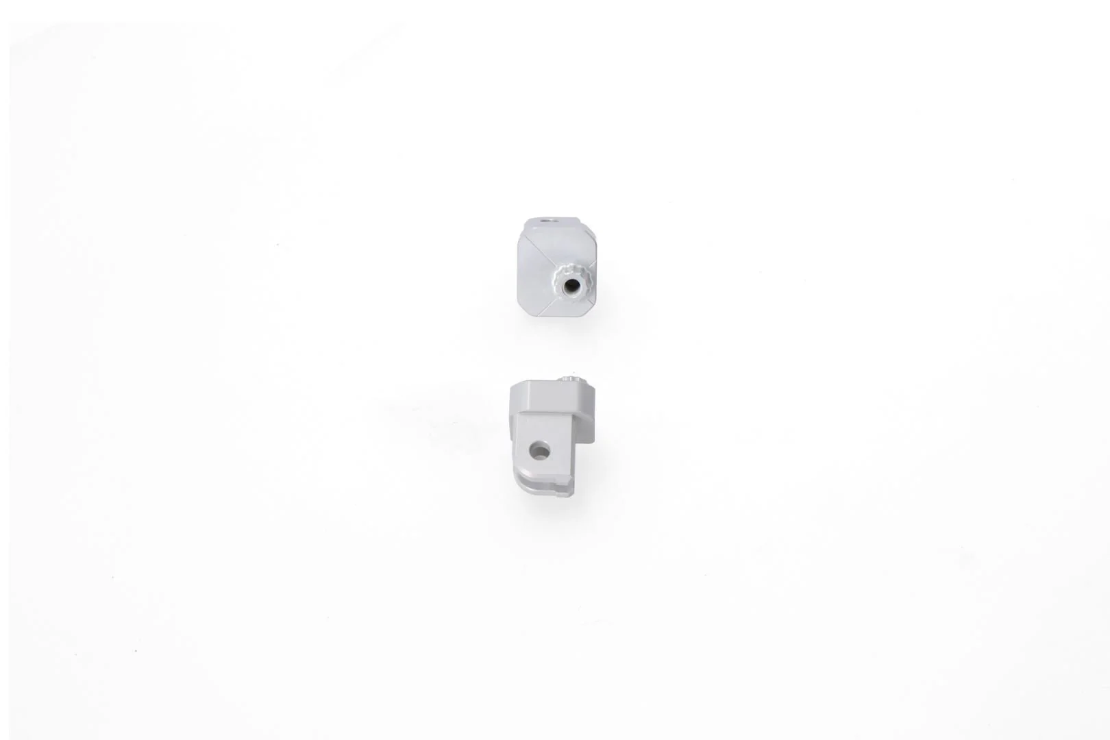 Mounting kit for EVO footrests Silver. Yamaha Tracer 9 (20-). - Image 2
