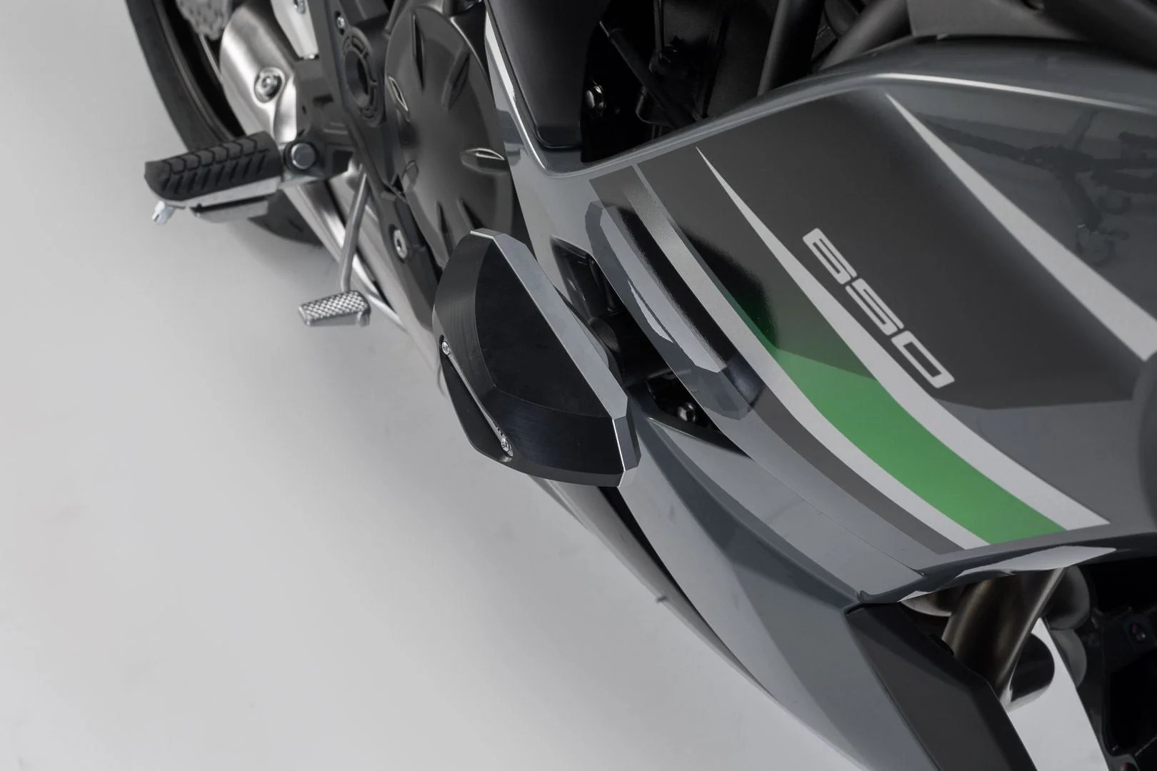 Mounting kit for frame slider with adapters Black Kawasaki Ninja 650 (16-) - Image 4