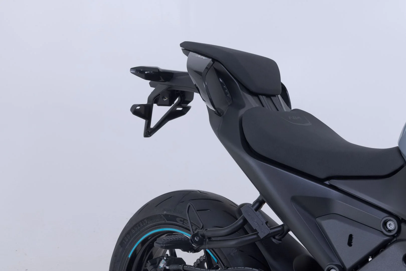 PRO BLAZE H saddlebag set Black. CFMoto 675NK (25-). - Image 5