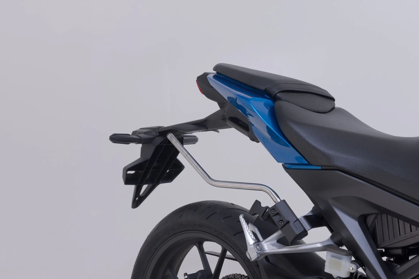 PRO BLAZE H saddlebag set Black. Honda CB125R (17-). - Image 4
