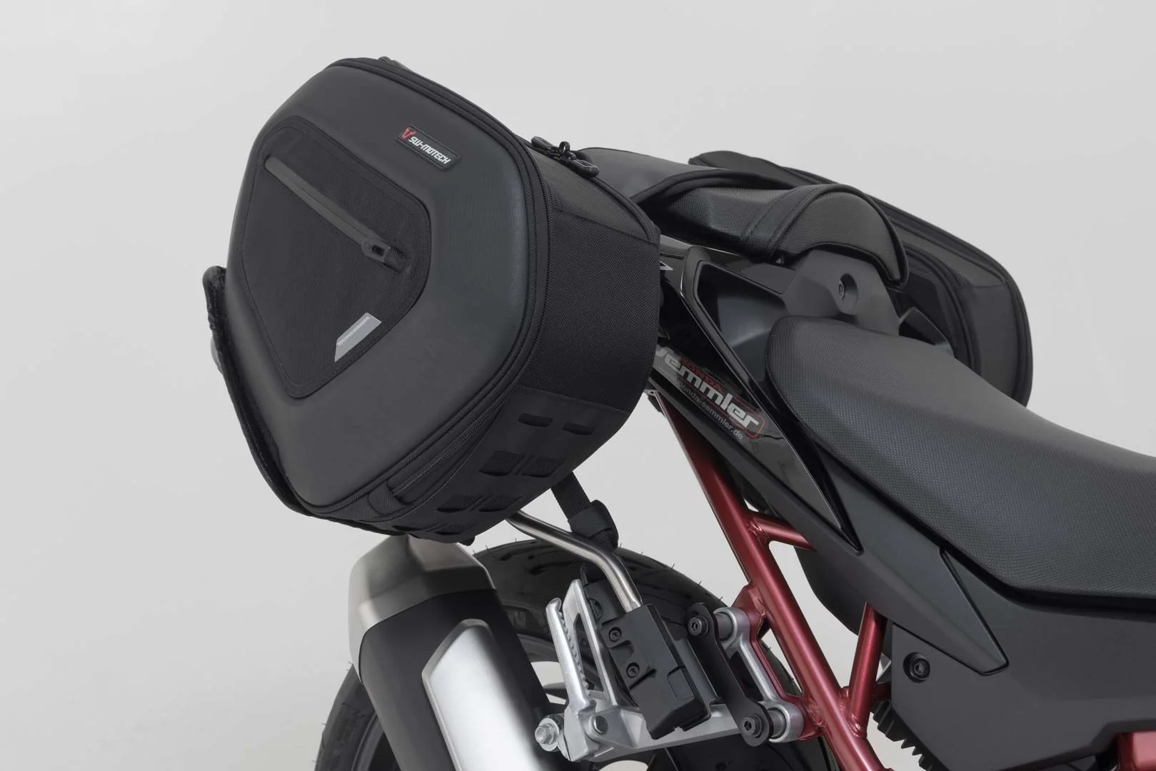 PRO BLAZE H saddlebag set Black. Honda CB750 Hornet (22-). - Image 3
