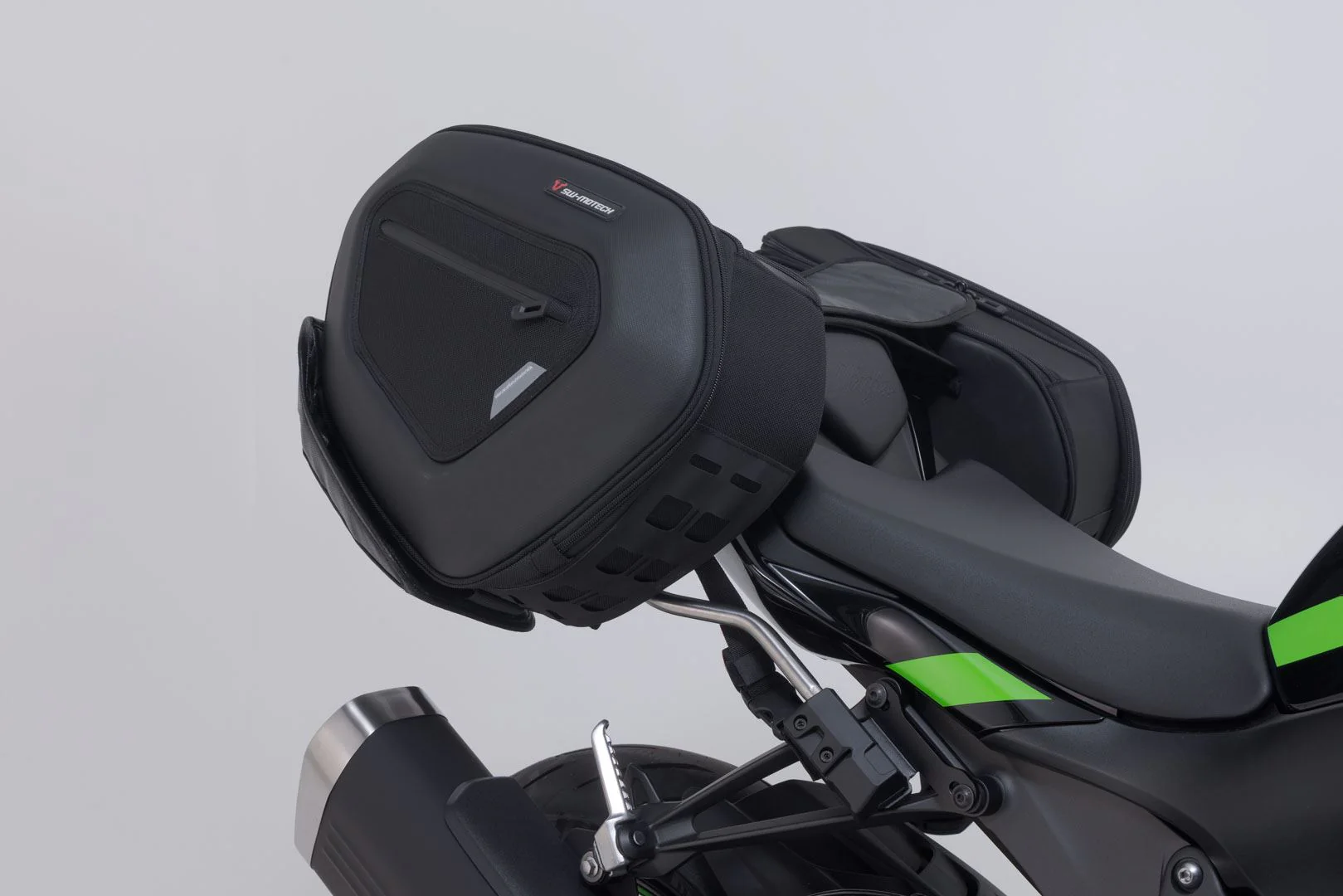 PRO BLAZE H saddlebag set Black. Kawasaki ZX-6R (23-). - Image 3
