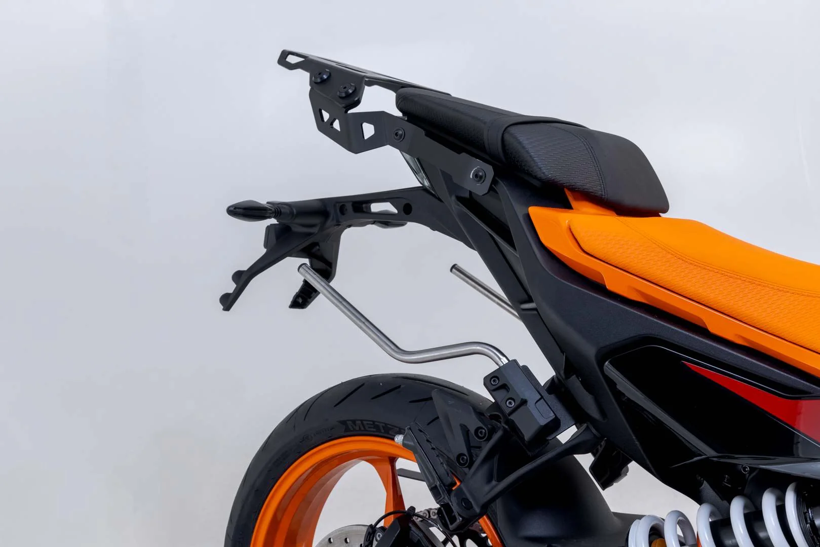 PRO BLAZE H saddlebag set Black. KTM 390 Duke (23-). - Image 4