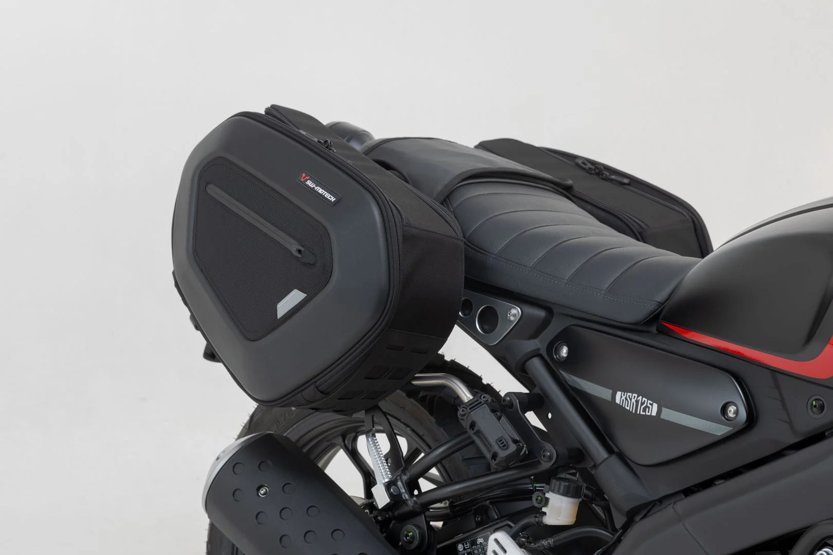 PRO BLAZE H saddlebag set Black. Yamaha XSR 125 (21-). - Image 3