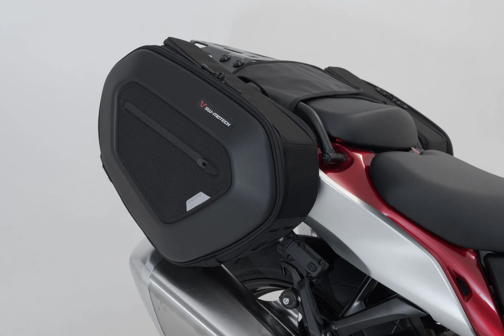 PRO BLAZE H Saddlebag Set Suzuki GSX1300R Hayabusa (08-) Black - Image 3
