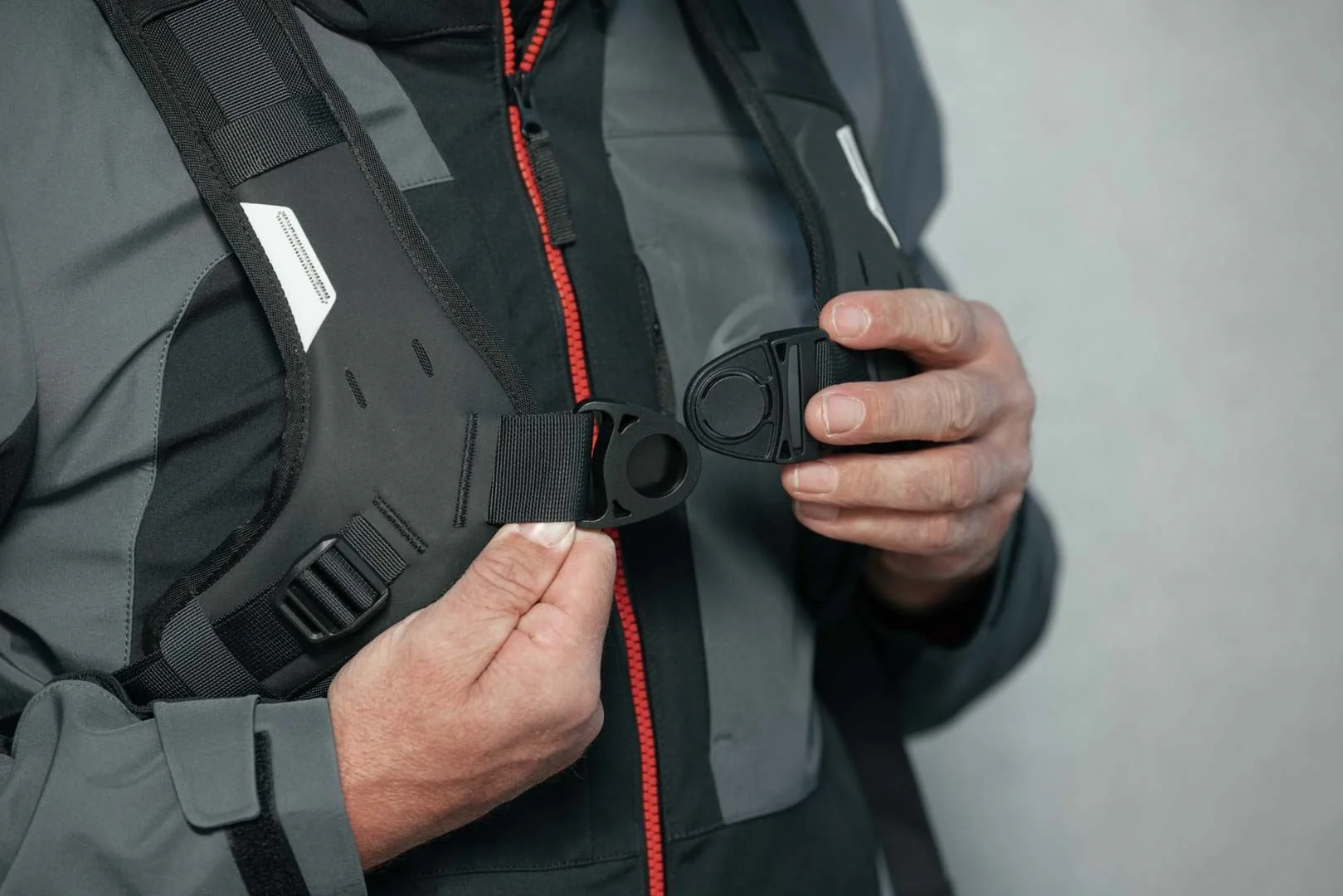 PRO Cosmo Backpack 17litre Black/Anthracite - Image 3