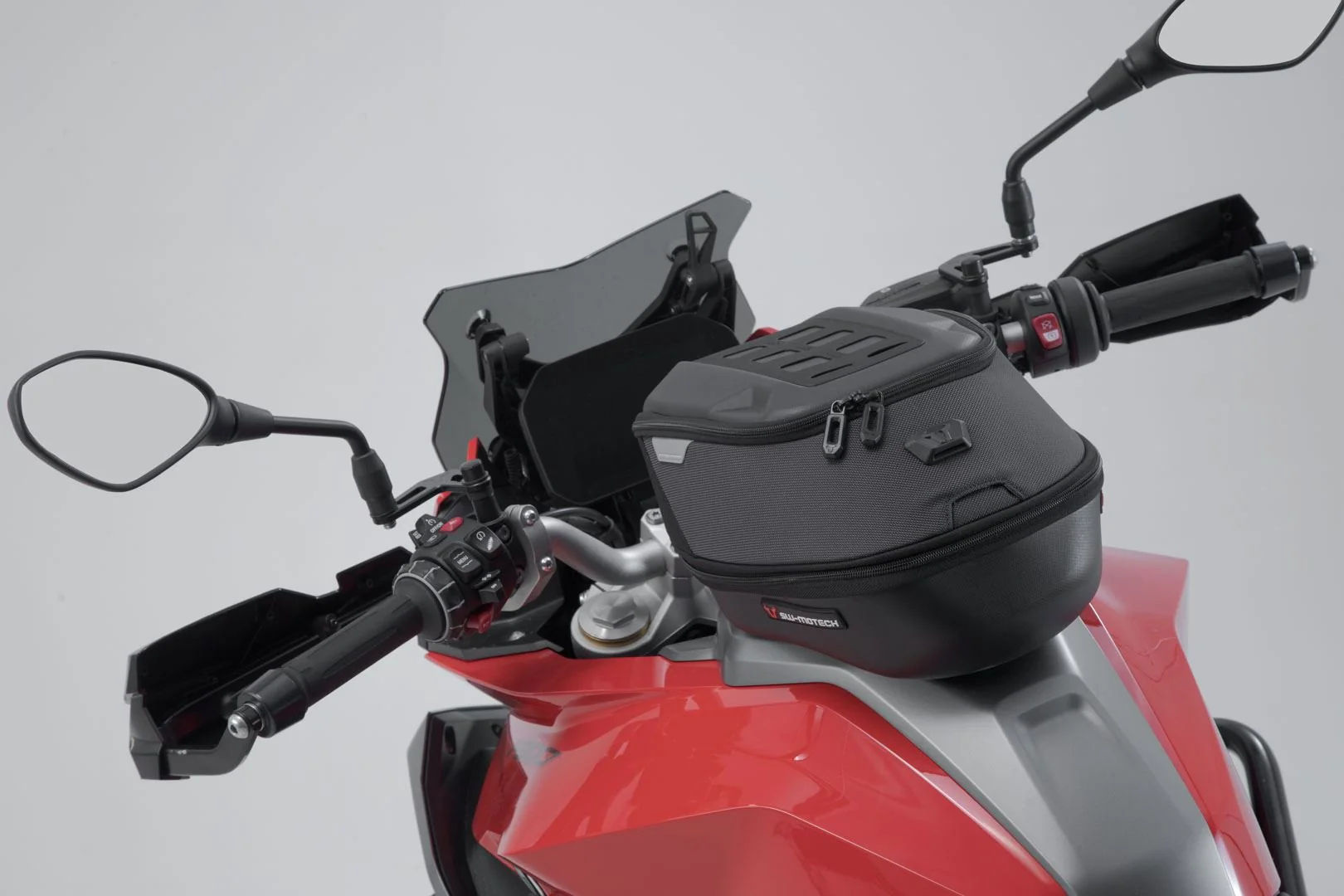PRO Engage Tank Bag 7-10 litre - Image 4