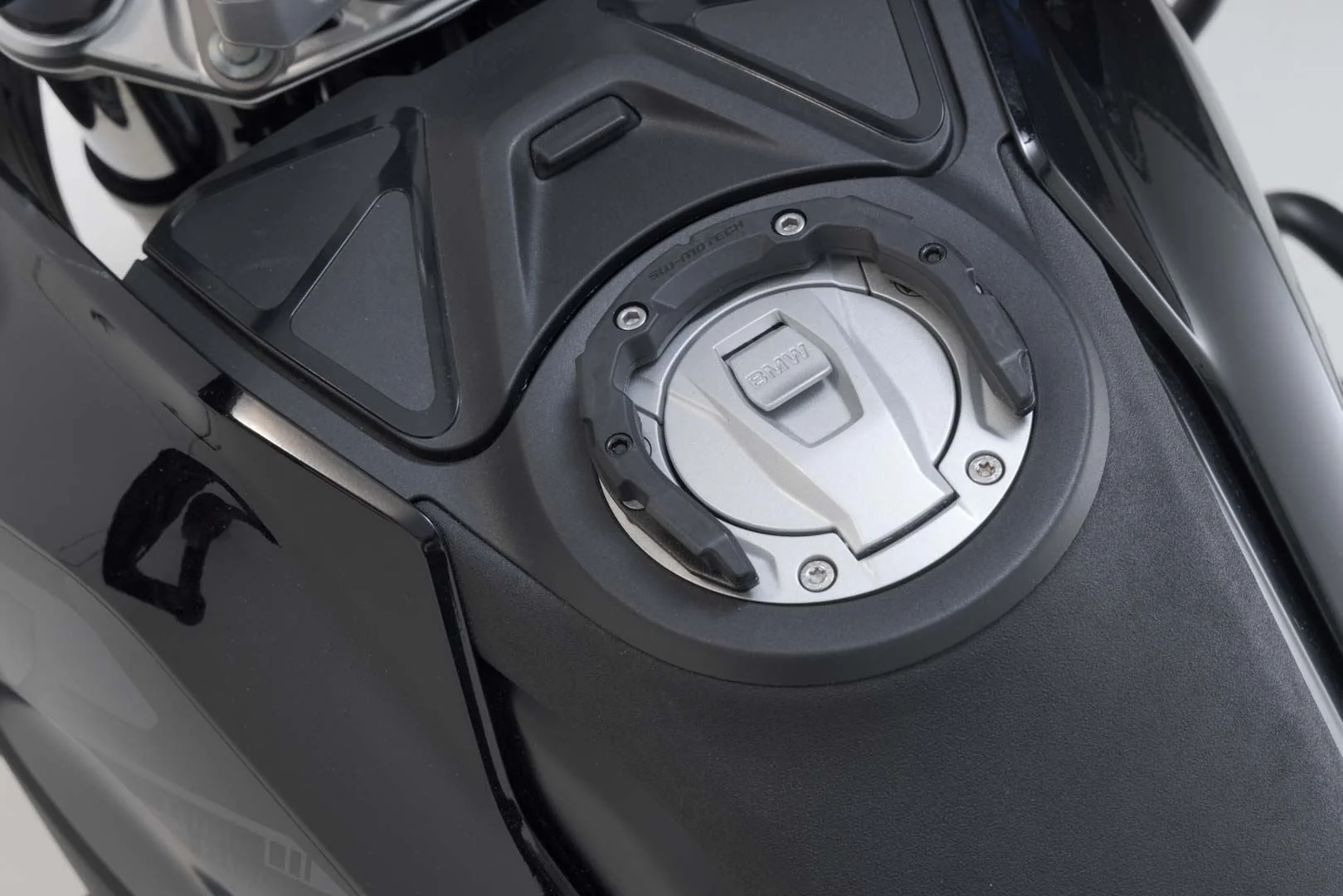PRO tank ring Black. BMW R 1300 GS (23-). - Image 2