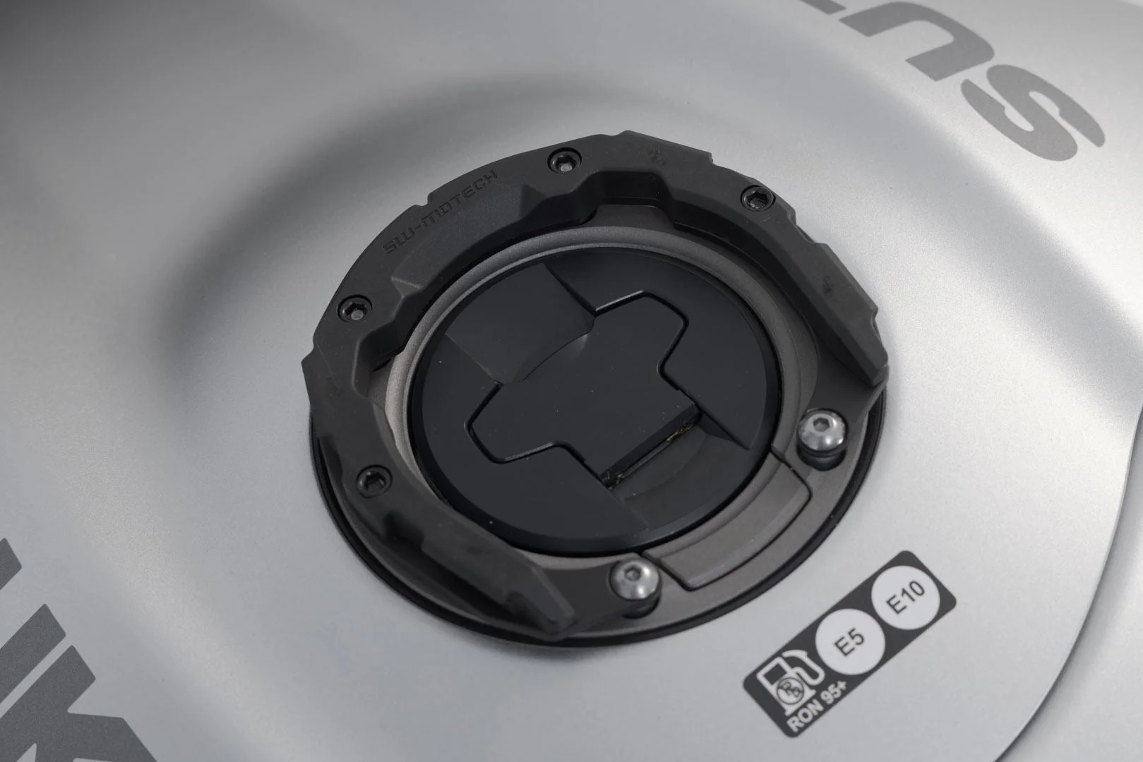PRO tank ring Suzuki GSX 1300 R Hayabusa (20-) Black - Image 2