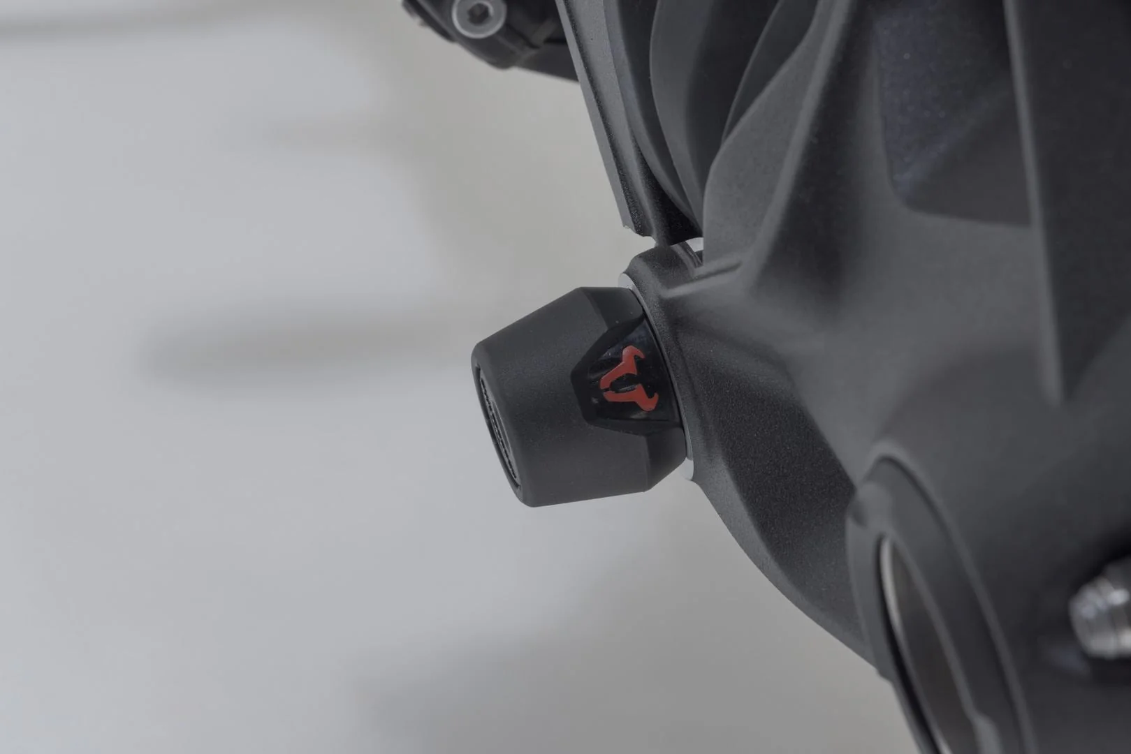 Rear axle crash pad kit R nineT models with single-sided swing arm Black - Image 5