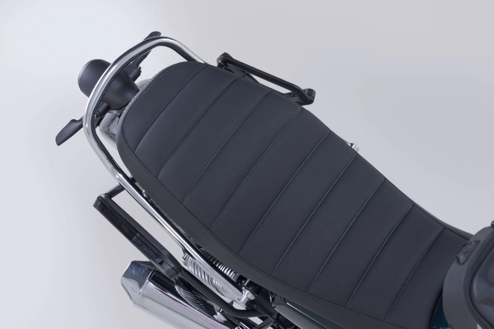 Side Bag WP system V-LOC 11/11 l. Moto Guzzi V7 models (20-). - Image 4