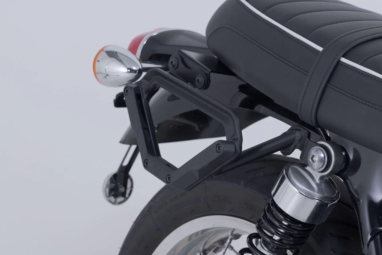 Side Bag WP system V-LOC 16/16 l. Triumph Bonnev. T100 (16-)/ T120 (15-). - Image 3