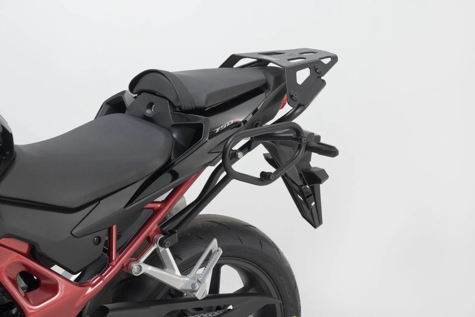 SLC left side carrier Honda CB750 Hornet (22-) - Image 3