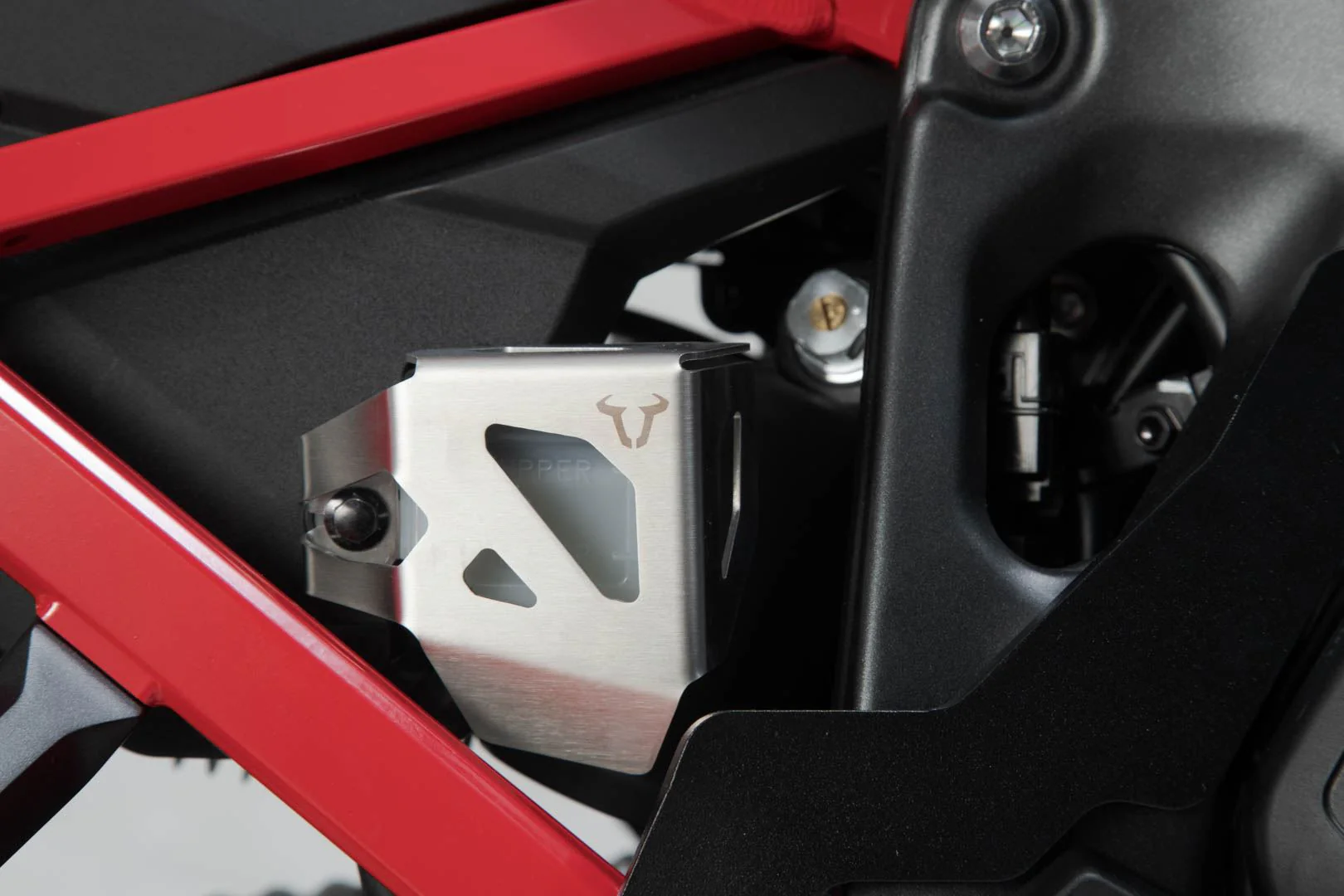 SLC left side carrier Voge 500R (19-) Black - Image 8