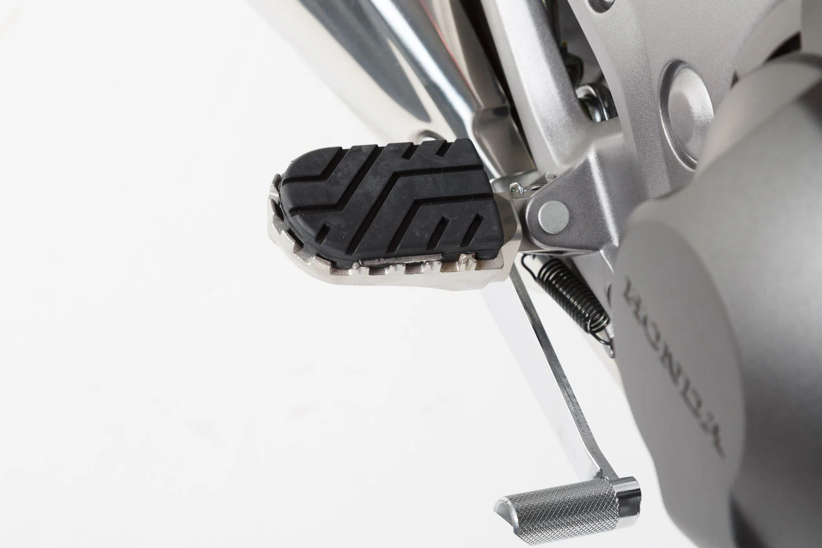 SLH Side Carrier Right Harley-Davidson Street Bob/ Slim/ Standard - Image 4