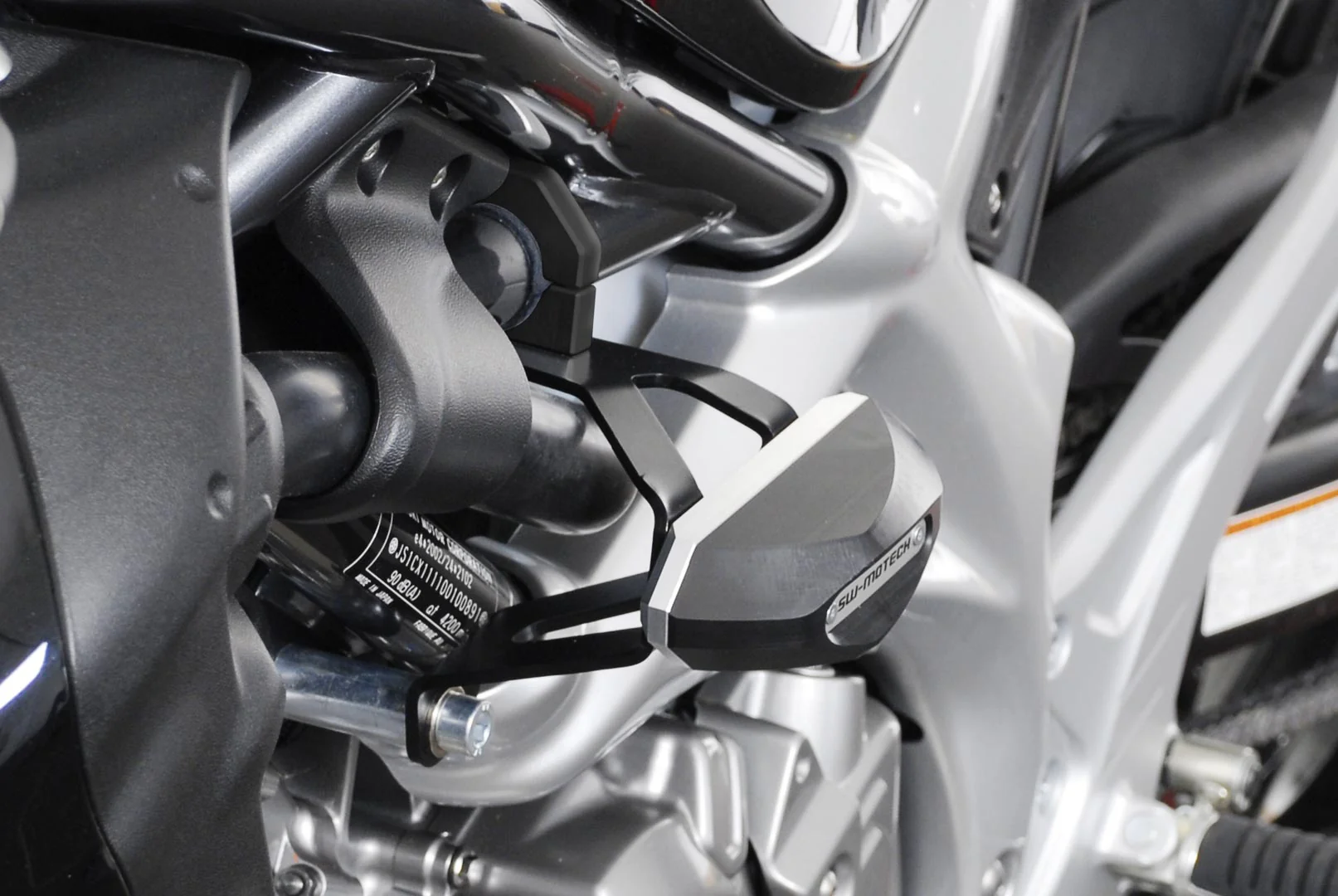 Slider set for frame Black Suzuki SFV650 Gladius (09-) / SV650 ABS (15-) - Image 4