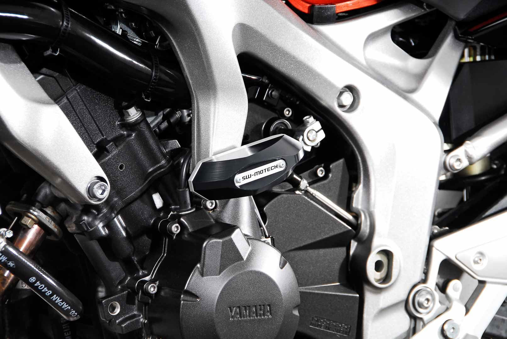 Slider set for frame Black Yamaha FZ1/Fazer FZ6/Fazer - Image 4