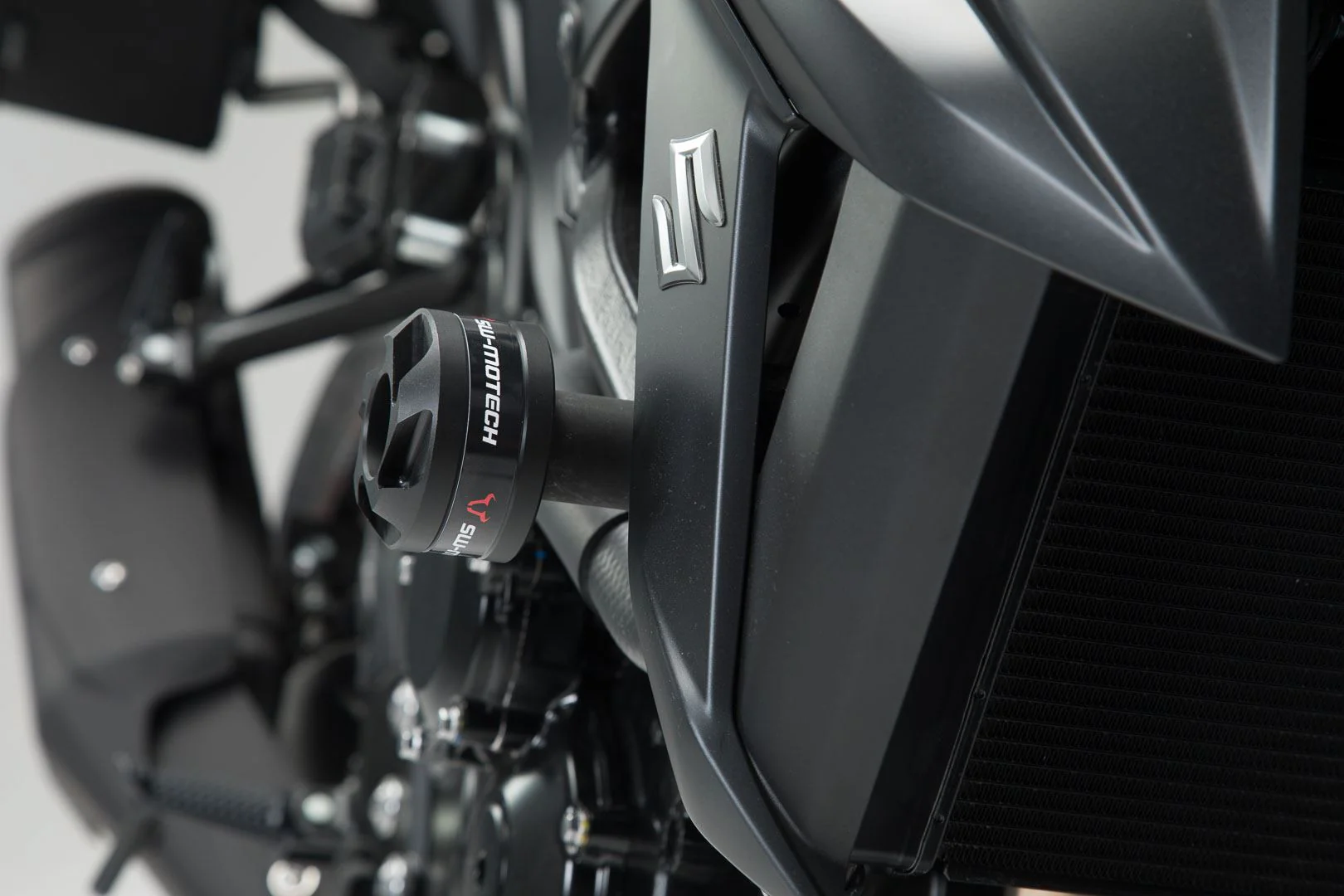 Slider set for frame Black Yamaha MT-03 (16-)/Suzuki GSX-S750 (17-) - Image 2