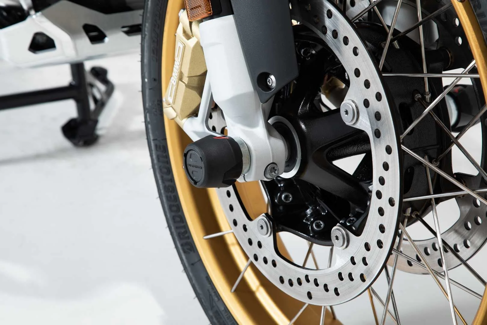Slider Set for Front Axle BMW R 1200 GS / RT, R 1250 GS / RT Black - Image 5