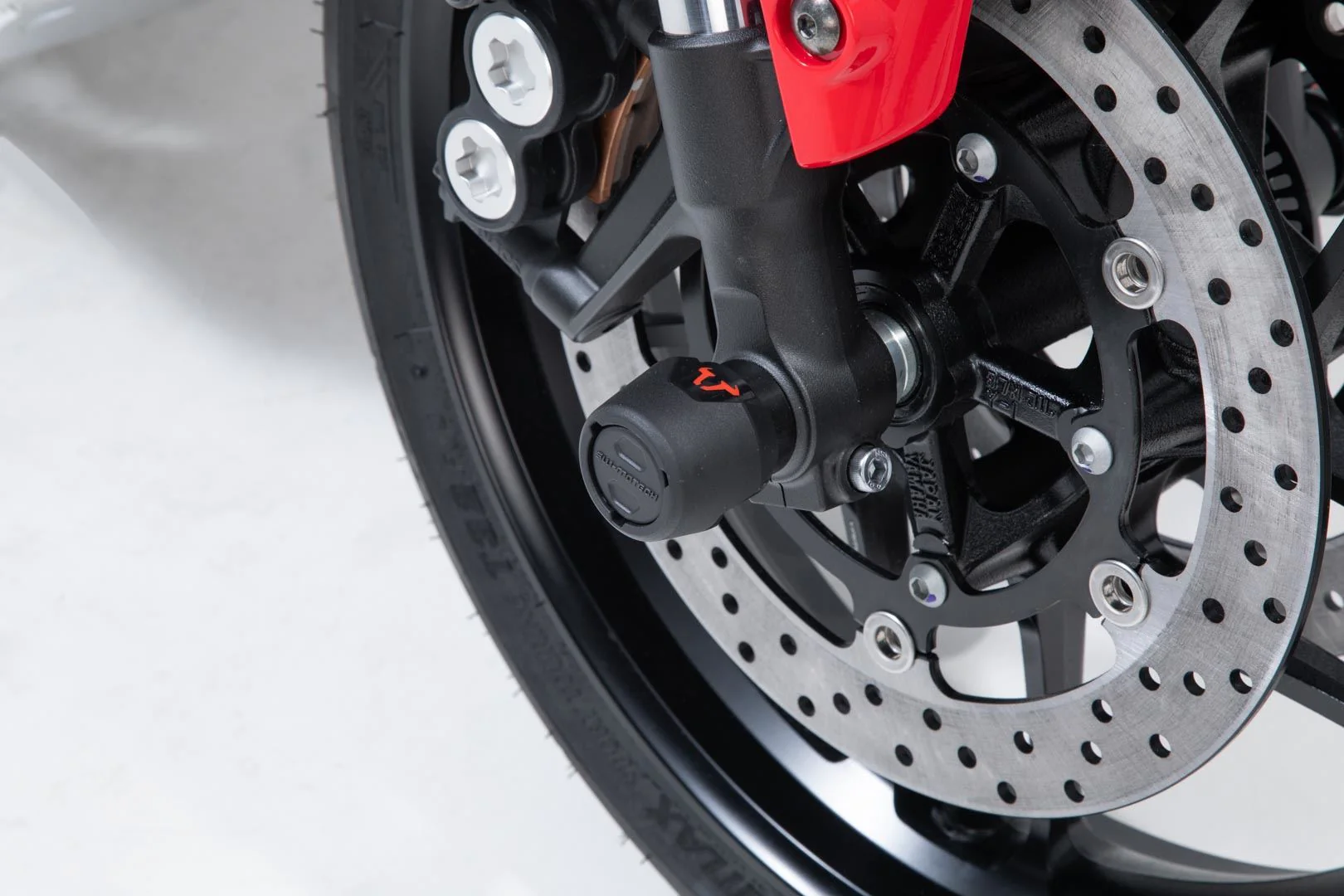Slider Set for Front Axle Yamaha Tracer 9 (20-) Black - Image 4