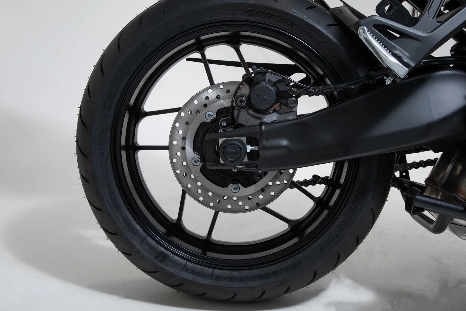 Slider Set for Rear Axle Yamaha Tracer 9 (20-) Black - Image 2