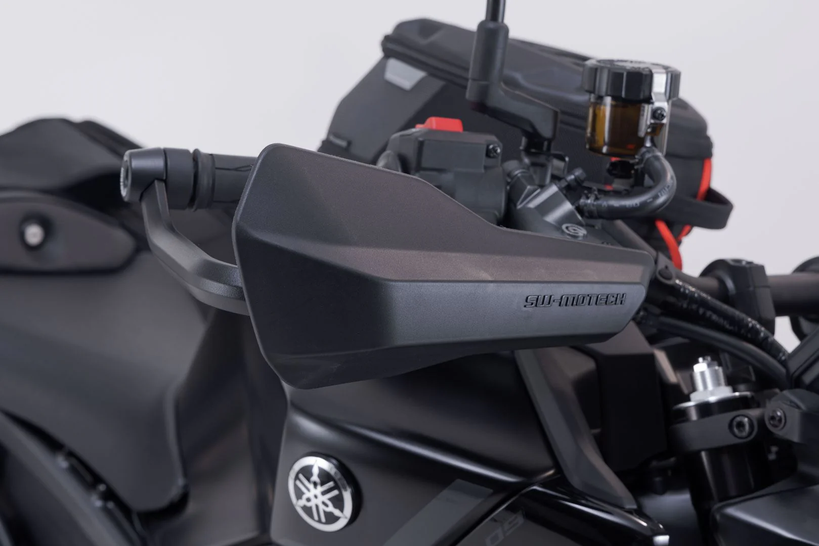 Sport handguard kit Black. Yamaha MT-09 (23-). - Image 3