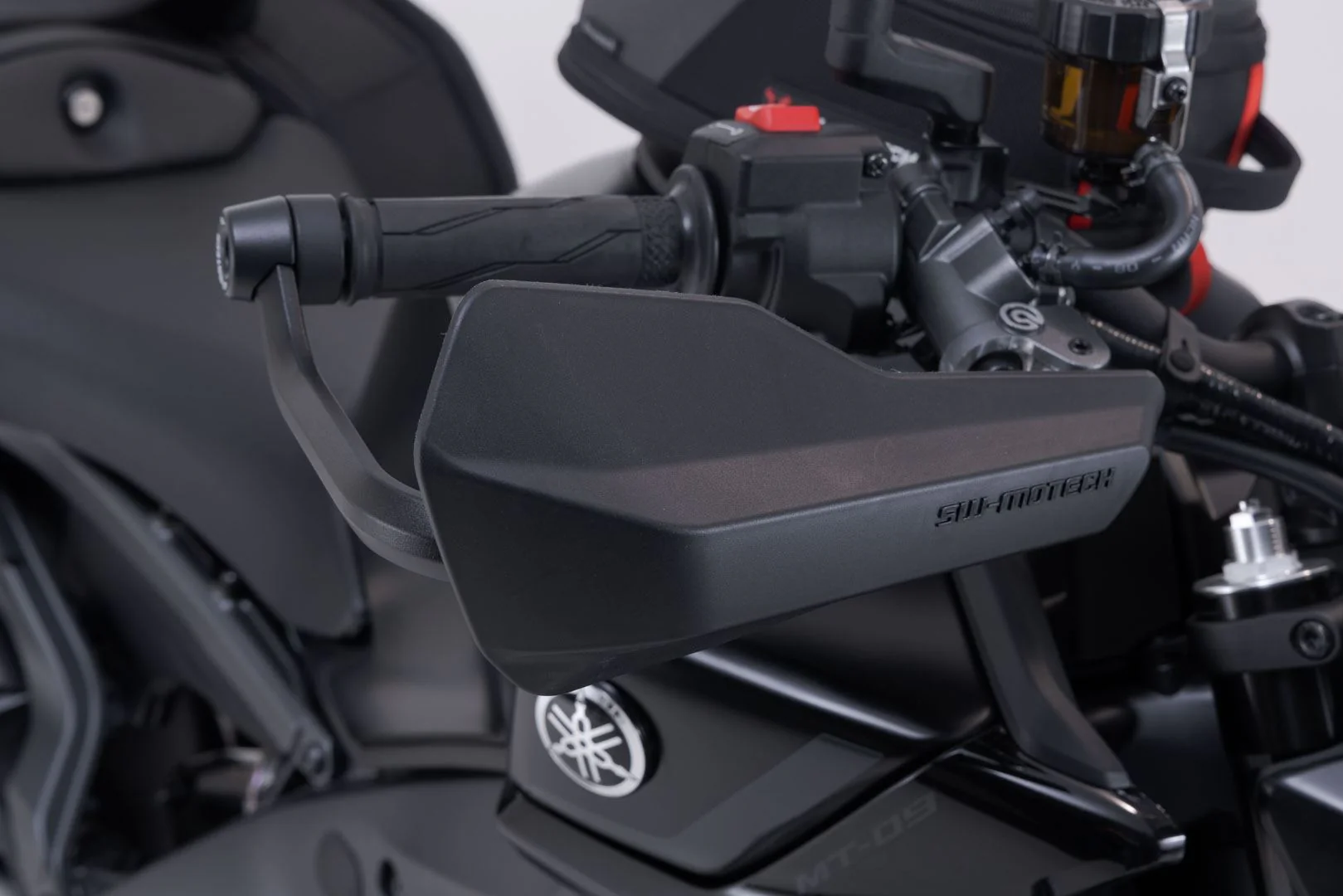 Sport handguard kit Black. Yamaha MT-09 (23-). - Image 4