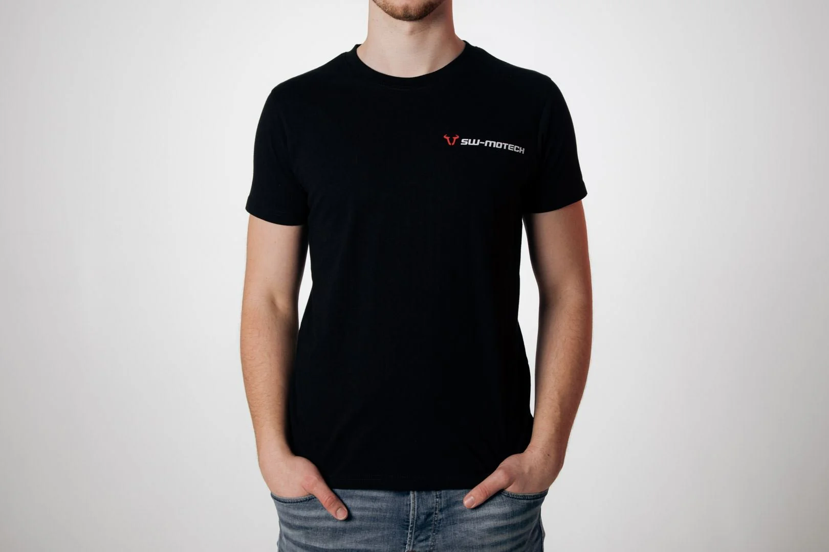 T-Shirt Core Line. Black. Men. Size S.