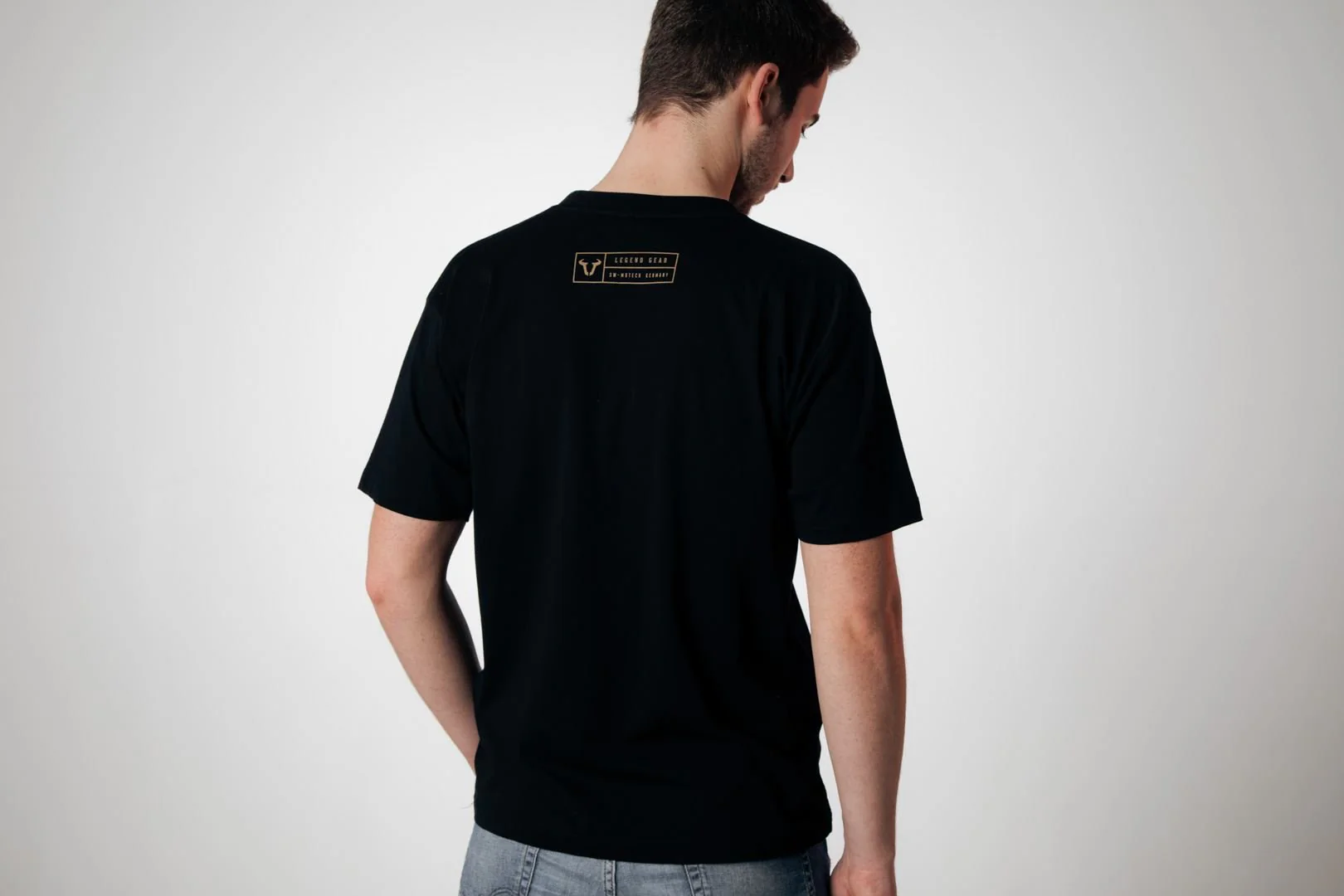 T-Shirt Legend Gear. Black. Men. Size S. - Image 2