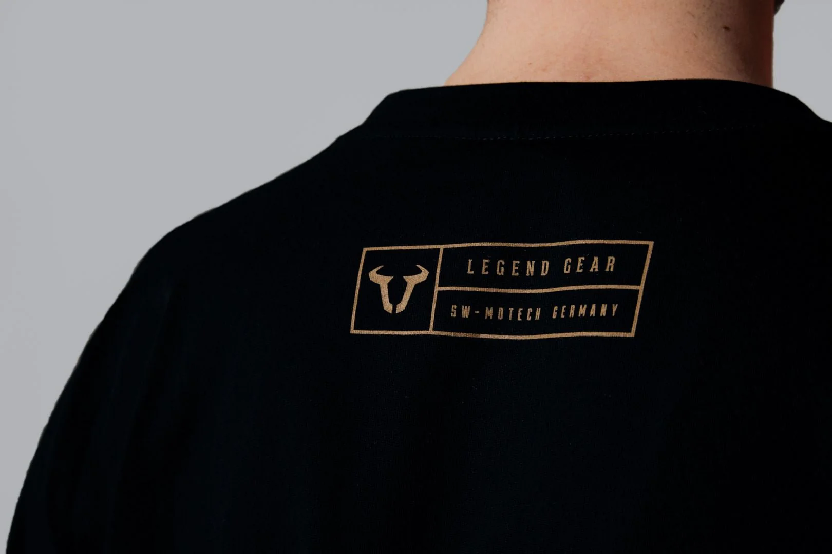 T-Shirt Legend Gear. Black. Men. Size S. - Image 3