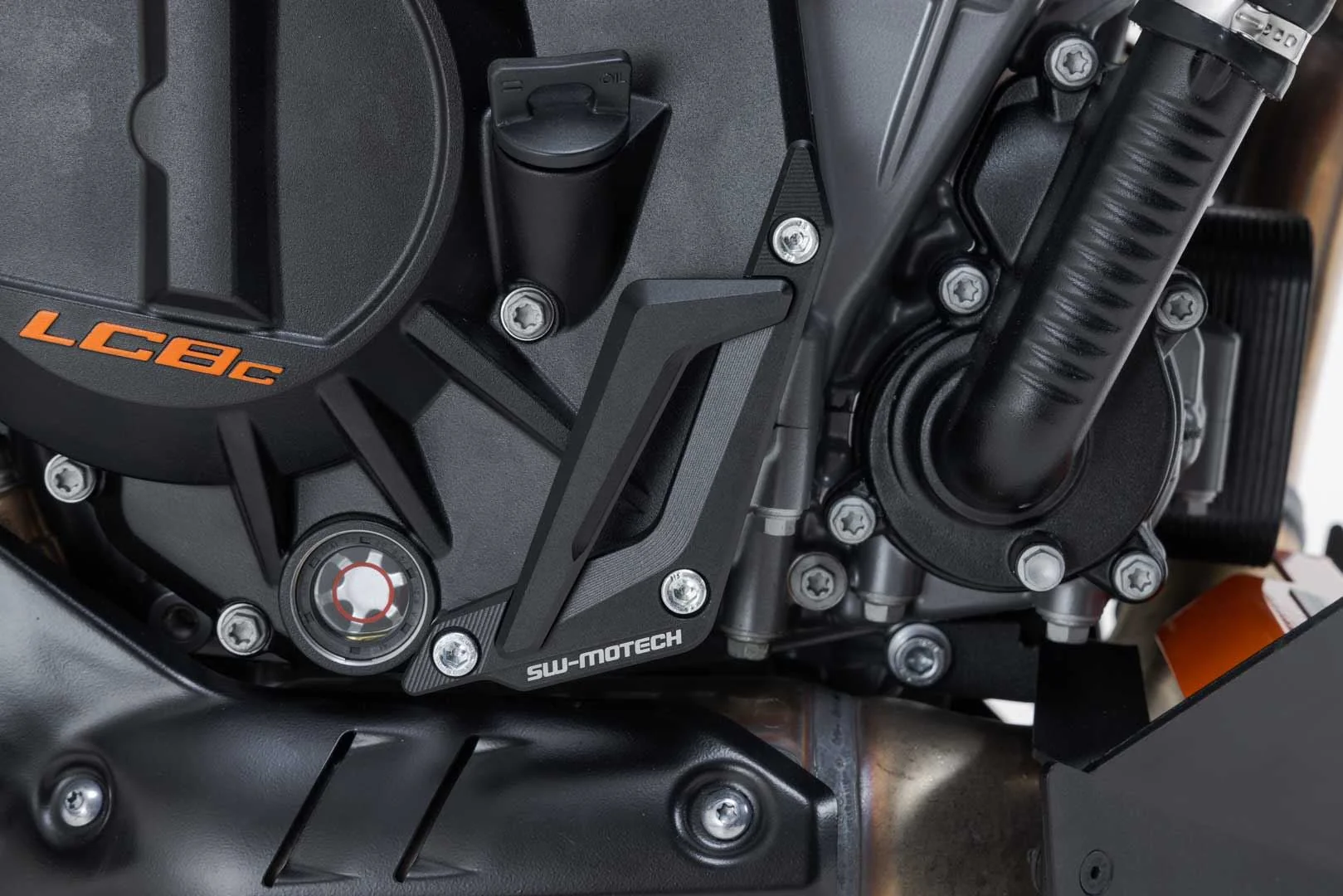 TRAX ADV Aluminium Case System 45/37 litre Benelli TRK 502 X (18-) Black - Image 10