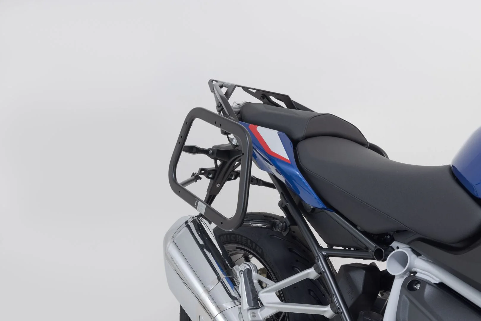 TRAX ADV Aluminium Case System 37/37 litre BMW R 1200 R/RS, R 1250 R/RS Black - Image 3