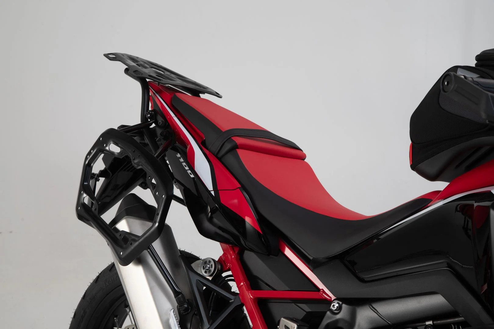 TRAX ADV Aluminium Case System 45/37 litre Honda CRF1100L Africa Twin (19-) Black - Image 3