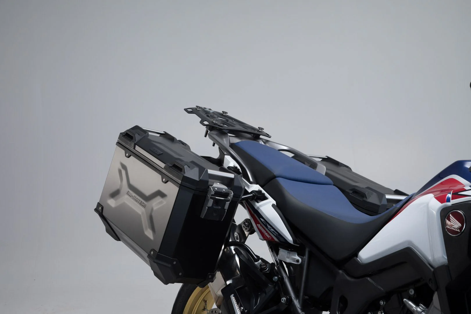 TRAX ADV Aluminium Case System 45/37 litre Honda CRF1000L Africa Twin (15-17) Silver - Image 2